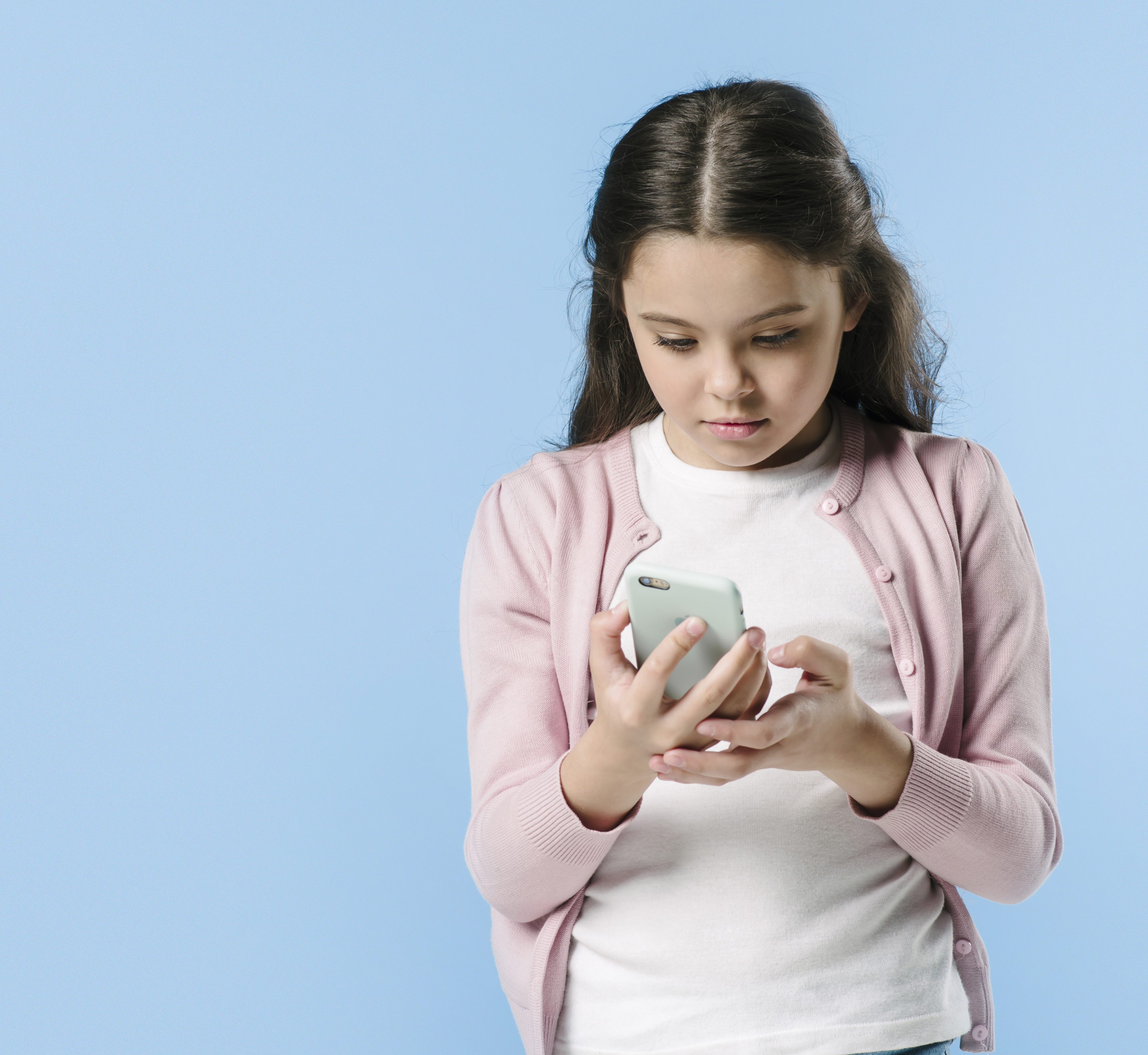 Кибербуллинг: как себя вести, если ребёнка оскорбляют в интернете?